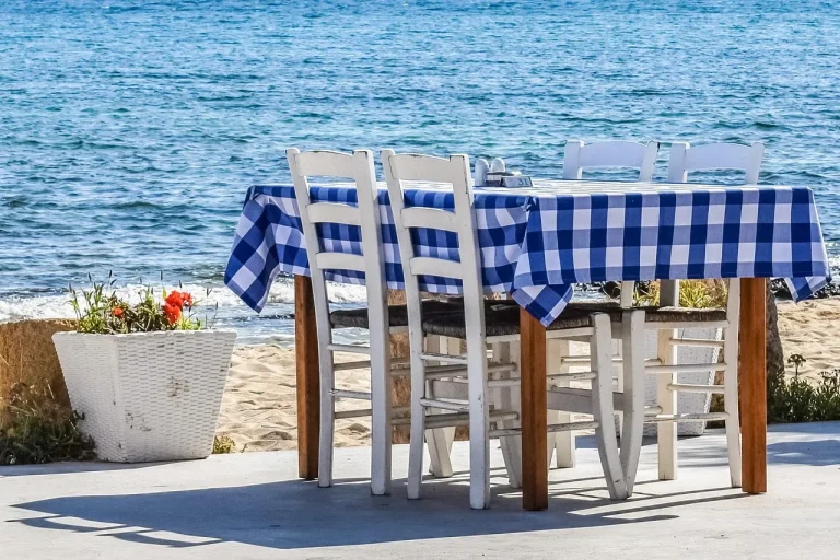 dimitrisvetsikas1969 table 2918953 1280 768x512